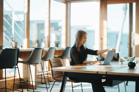 【平日ひとり旅】仕事も整う、海辺のワーク＆サウナリトリート
