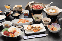 【お料理スタンダードプラン一例】四季折々の食材を使用した和食膳です