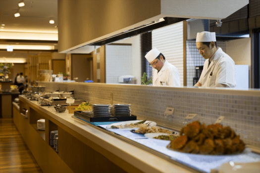 Dining『海つ路』出来立てを提供いたしております。