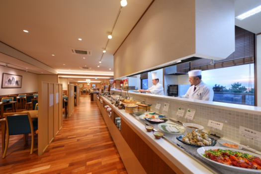 Dining『海つ路』出来立てを提供いたしております。
