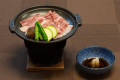 【雪月風花・仙山亭にご宿泊の方限定／夕食特別料理】ご夕食時に、新潟が誇る「佐渡牛」の特別料理をお一人様につき一皿ご用意いたします。（2泊目ご利用時メニュー）