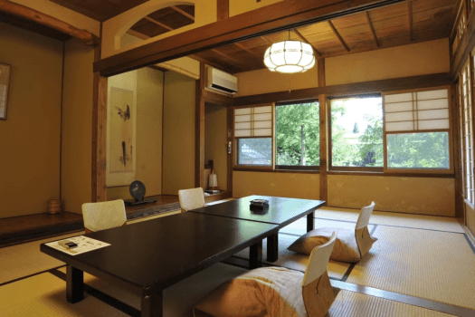 国登録有形文化財「緑風館」（客室一例）