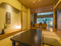 客室「山朱」和室スペース