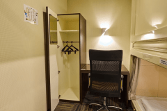 個室カプセル(上段・男性専用）