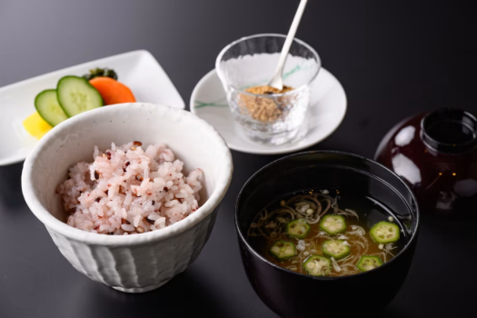 【熊野俱楽部】《味覚》花の窟神社奉納米 イザナミ米御飯