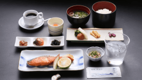朝食