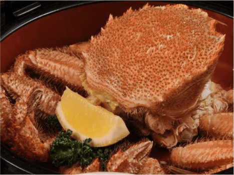 A luxurious whole hairy crab presentation, served for you to enjoy every part.