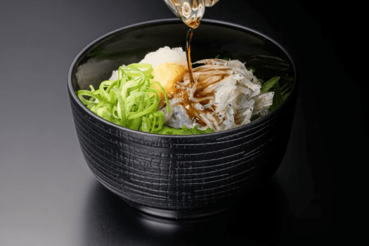 生しらす丼