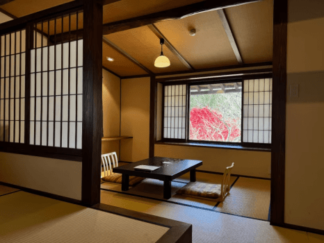 秋の草円　草庵