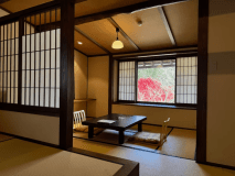 秋の草円　草庵