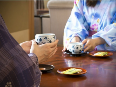 お部屋に入りましたら、ちょっと一息お茶菓子を☆