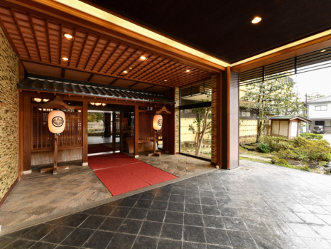 かのや光楽苑　玄関