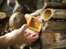 露天風呂の湯口からは飲泉も可能です。