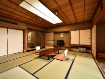 【訳あり基本客室】湖の眺望が影になりますが、10畳以上の和室です。