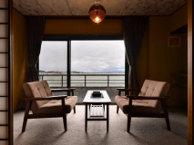 【基本客室】柴山潟を眺めるベーシック和室＜バスなしorバス付＞