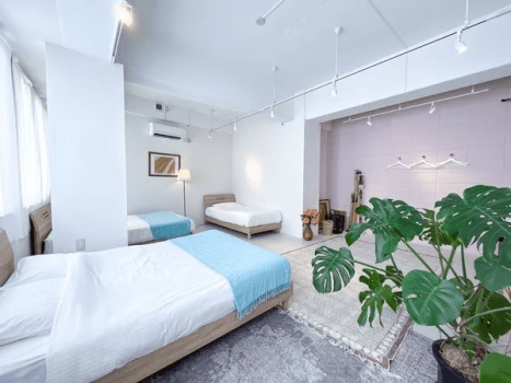 YuTASHIKuはLESTEL　NAHAで一番広い個室のお部屋です。日当たりのよい個室です。定員は5名です