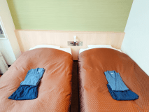 ツインルーム(ツインはツインルーム、もしくはトリプルルームのツイン仕様となります。お部屋は選べません。)
※写真は一例です ツインルーム(ツインはツインルーム、もしくはトリプルルームのツイン仕様となります。お部屋は選べません。)
※写真は一例です