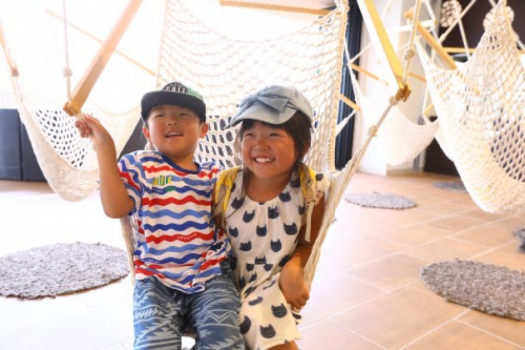 【癒し空間ＡＺＵＬ】夢見心地のハンモック♪お子様から大人までみんな笑顔に♪おしゃべりにも華が咲きます♪