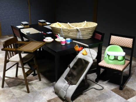 【ベビーグッズ】ベビーチェアー、クーハン、バンボ、ベビー食器などお子様用のグッズの数々をご用意しております！少しでもお荷物を軽くしてください♪