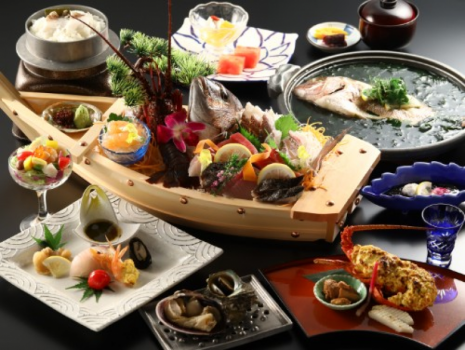 【磯香会席12品】当宿のリーズナブル料理。舟盛5種盛りに伊勢海老黄金、焼き貝など満足度充分な12品♪ 【磯香会席12品】当宿のリーズナブル料理。舟盛5種盛りに伊勢海老黄金、焼き貝など満足度充分な12品♪