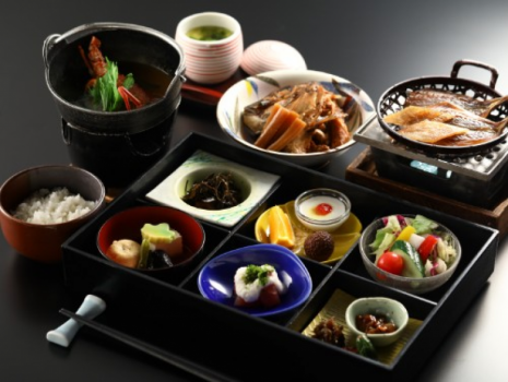 【朝食相差御膳】伊勢海老味噌汁に鯵味醂干し、伊勢志摩文化のサメタレ（鮫の干物）などご堪能下さい♪