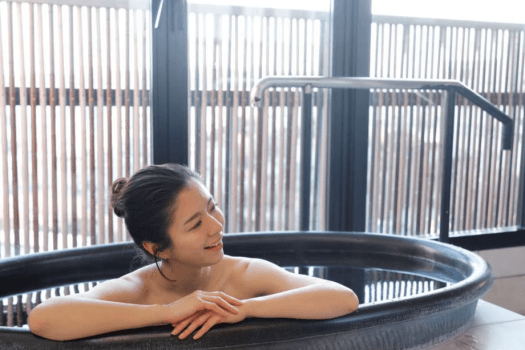 戸を開け閉めできるので、夏の虫対策や冬の寒さ対策にも快適にご利用いただけます♪