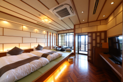 【温泉】露天風呂付洋風和室（３０㎡／開閉式露天／3F）