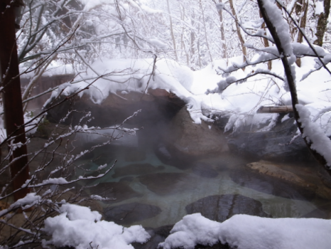 雪の露天風呂　温泉が一番似合う季節です