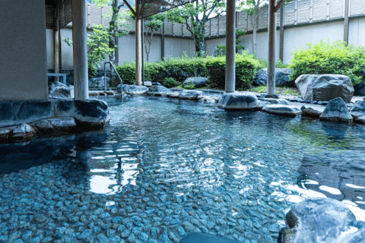 *【露天風呂】温かい湯船に浸かりながら、自然のぬくもりに心癒されるひと時。