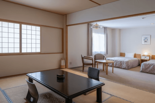 客室（和洋室）広々とご利用頂ける和室+ツインベッドのお部屋タイプ【写真は一例】