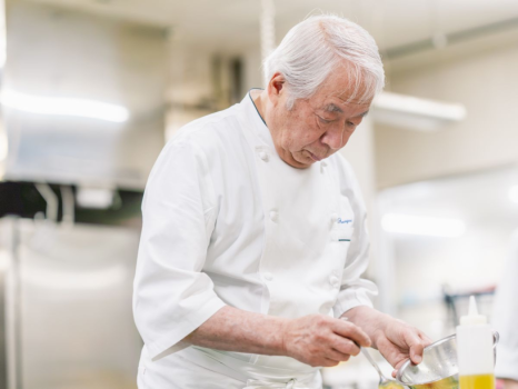 当館料理顧問　日本を代表する料理人「熊谷喜八ムッシュー」