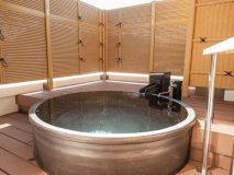 最上階客室　1名サイズの外湯付き