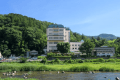 *【外観】三徳川のほとりにございます *【外観】三徳川のほとりにございます