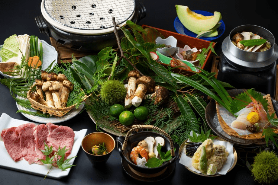 国産松茸を使用（一部）した会席です。
※国産松茸は、時期により産地が異なります。