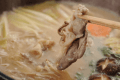 当館のぼたん鍋は、料理長特製の合わせ味噌によりぼたん肉の旨味を引き出す絶品のお鍋となっております。 当館のぼたん鍋は、料理長特製の合わせ味噌によりぼたん肉の旨味を引き出す絶品のお鍋となっております。
