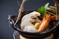 秋の味覚、松茸を贅沢に味わう土瓶蒸し。香り豊かな松茸と、滋味深いだしの味わいをお楽しみいただけます。 秋の味覚、松茸を贅沢に味わう土瓶蒸し。香り豊かな松茸と、滋味深いだしの味わいをお楽しみいただけます。