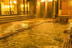 夜の大浴場露天風呂（イメージ）