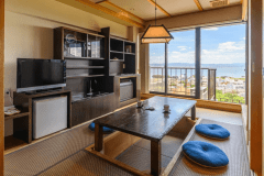 Executive Satoyama Room (Japanese-Style, Enameled Cast-Iron Bathtub)
