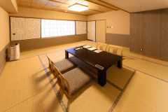 Executive Satoyama Room (Japanese-Western Style, Enameled Cast-Iron Bathtub)
