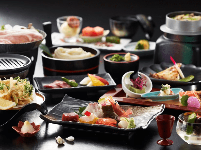 【ハイグレード】旅行先では食事の質にこだわるグルメな方にオススメ　食の王国富山の旬会席「恋月の膳」