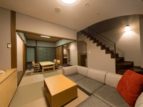 【メゾネット】和モダンリビングルーム＋ツインベッド＋ソファ