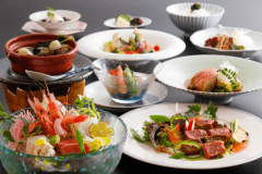 【夏の特選料理】黒毛和牛ロースステーキや金目鯛の山椒煮、新鮮なお造り５種盛りなどで夏のお料理を満喫！