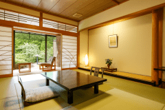 【東離れ】日本庭園に癒される、東離れ10畳の露天風呂付客室。