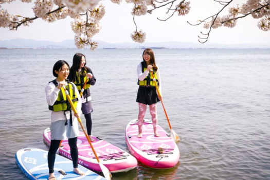 【オーパル×びわ湖花街道】びわ湖の水上を漕ぎ進む！サップ体験プラン