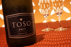 スパークリングワインで乾杯♪（写真はイメージです）