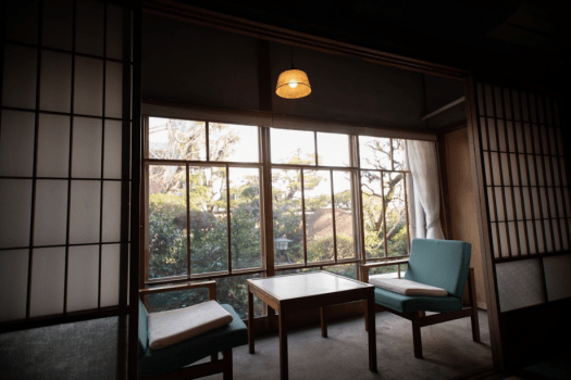 【本館】大部屋（1室6名様まで）※喫煙可