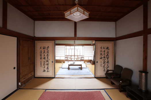 【本館】大部屋（1室6名様まで）※喫煙可