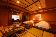 Bタイプ　「駒草」　日本の伝統的な佇まいにモダンなテイストを織り交ぜたお部屋です。お布団にはイタリア・マニフレックス社製のマットレスを使用した睡眠にこだわったお部屋です。