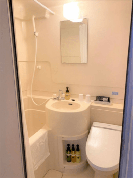 ツイン、ダブルのユニット型バスルーム（バス、トイレが一緒）