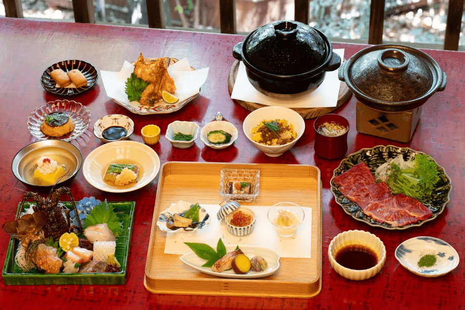 【僅限事先信用卡支付 / 不可退款】含晚餐和早餐方案【料理長嚴選・至福饗宴&rdquo;寶滿會席&rdquo;】